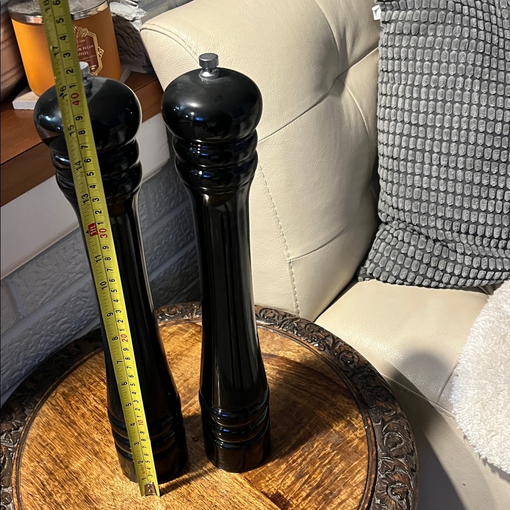Elegant Black Salt Pepper Mill Set - Picture 13 of 16